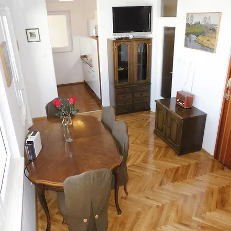 Appartamento Eurit Shown In Detail