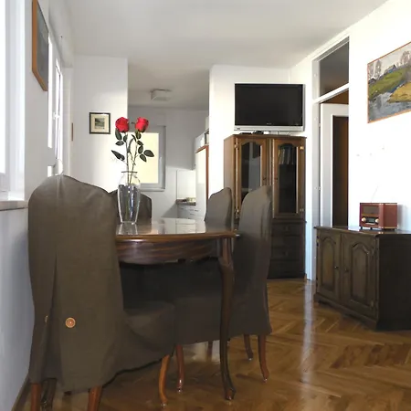 Appartement Eurit Shown In Detail *